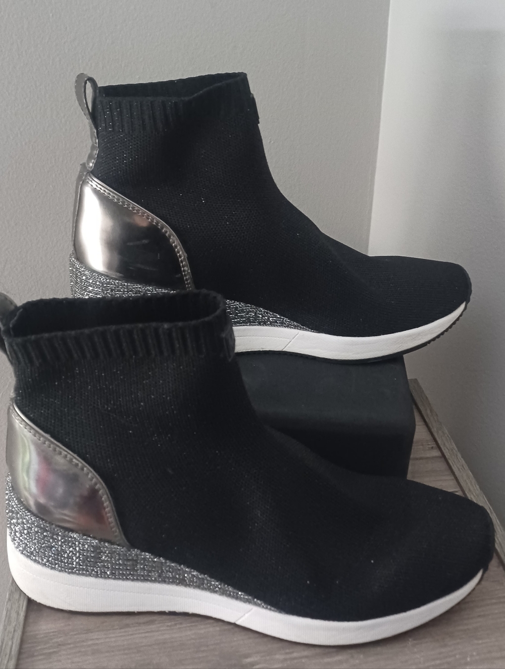 Michael Kors Wedge Sneakers Sz 9
